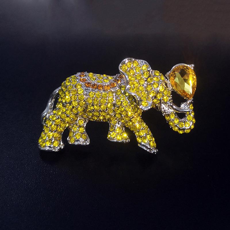 Bo Xin Yun Elegant Diamond Elephant Brooch - Retro Animal Corsage Pin for Clothing Accessories