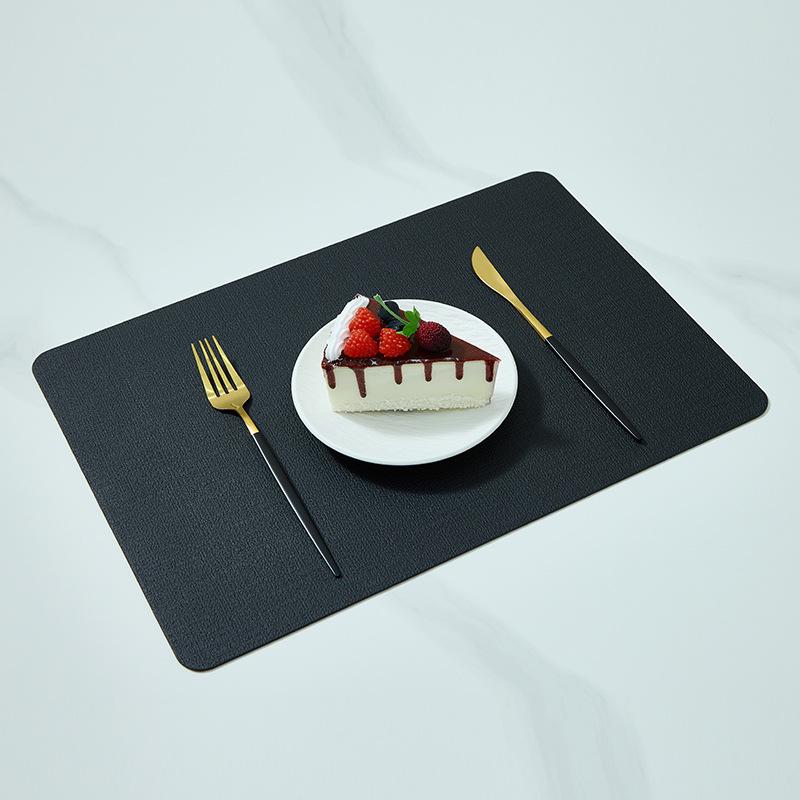 Tappetino da Tavola Bicolore Stile Nordico in Ecopelle – Isolamento Termico e Impermeabile, Quadrato, Disponibile