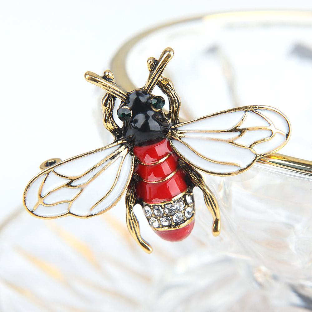

Милая брошь-булавка в форме насекомого из эмали и металла в форме пчелы