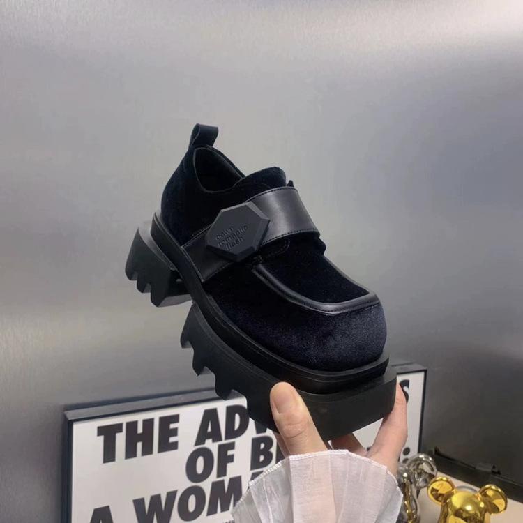 European 2025 loafers women's spring new Velcro square head handsome fashion platform velvet small leather shoes tide