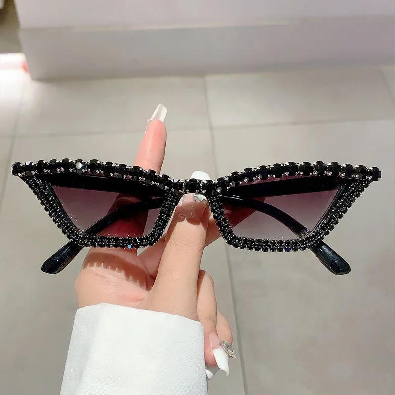 

Comfortable Durable High Quality Retro Designer Style High End Edgy Punk Trendy Female For Both Women Sun Glasses