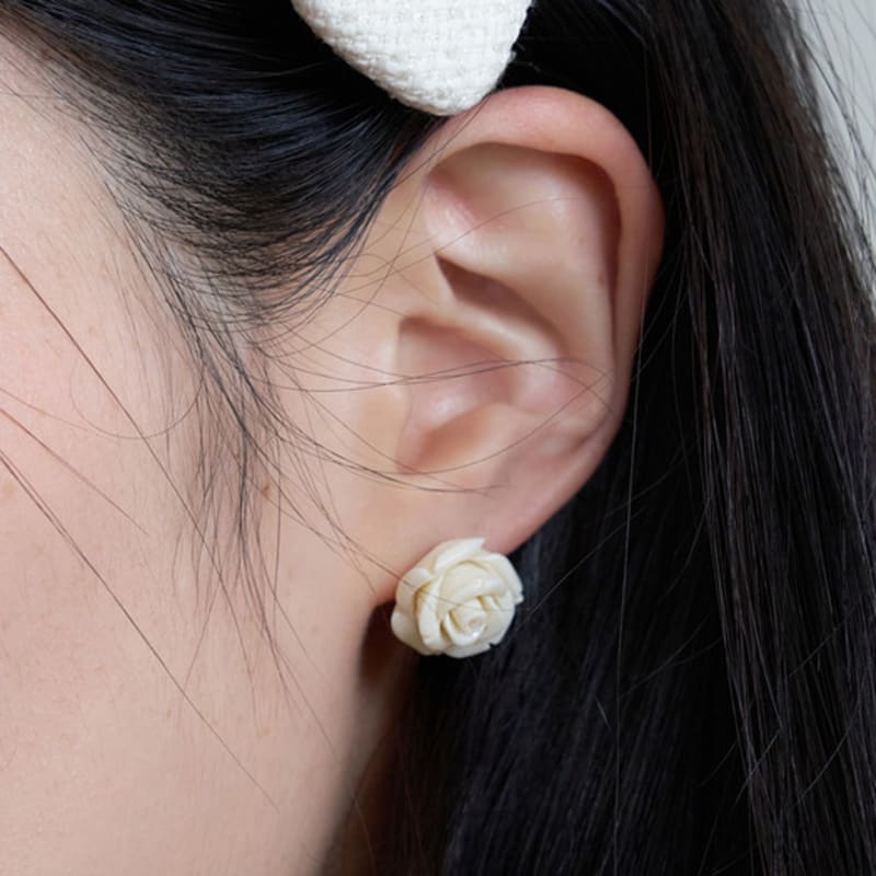 

geegee rose formica earring - natural Natural