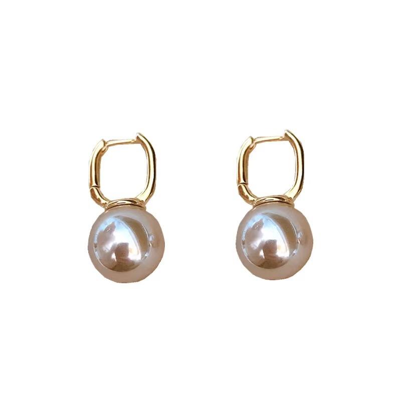 Simple Versatile Strong Light Pearl Earrings Female Temperament Ear Buckle Light Luxury Design Senior Fashionable and Versatile Earrings