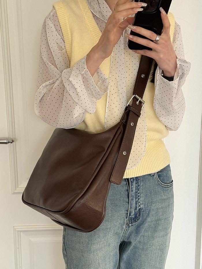 Large Capacity Bag Women's New Autumn and Winter Retro Fashion Shoulder Bag Niche Versatile Tote Bag