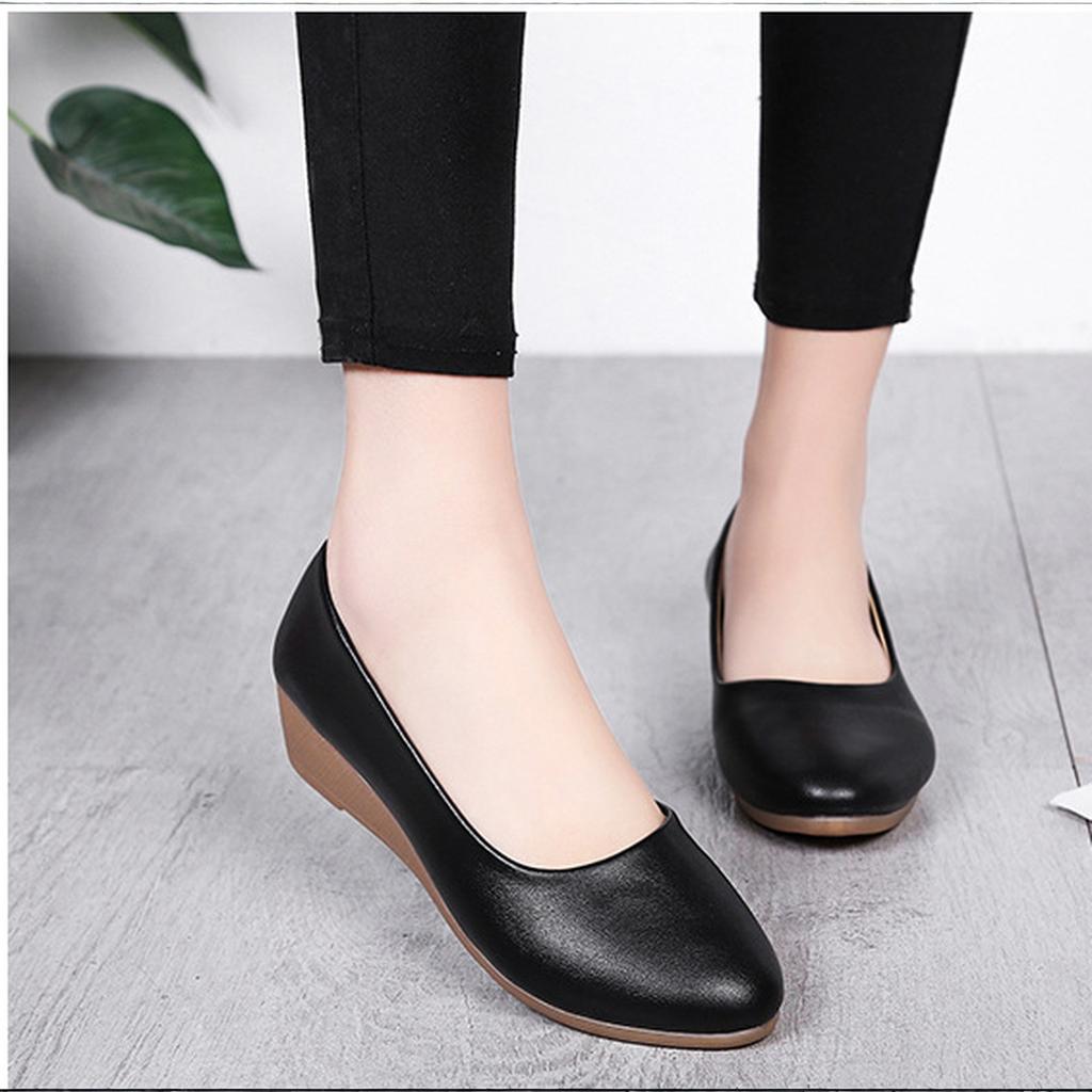 New Women's Solid Pointed Toe Loafers Fashion Mom Shoes For Southeast Asia