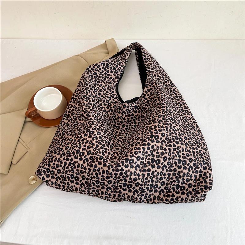 Leisure commuting large capacity bag for women fashion trend leopard print versatile shoulder bag paquete tote