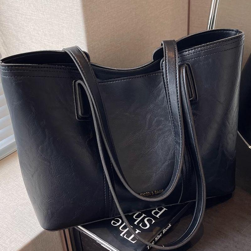 Casual contrasting color large-capacity bag, summer new shoulder bag, advanced texture commuting, foreign style tote bag