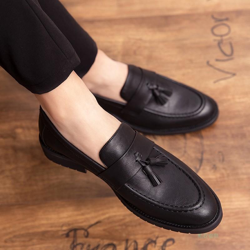 Autumn and winter casual small leather shoes youth pointed lazy shoes heightening hair stylist night show
