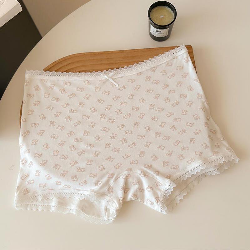 Ladies Spring and Autumn New Cotton Sweet Bear Middle Waist Flat Angle Briefs