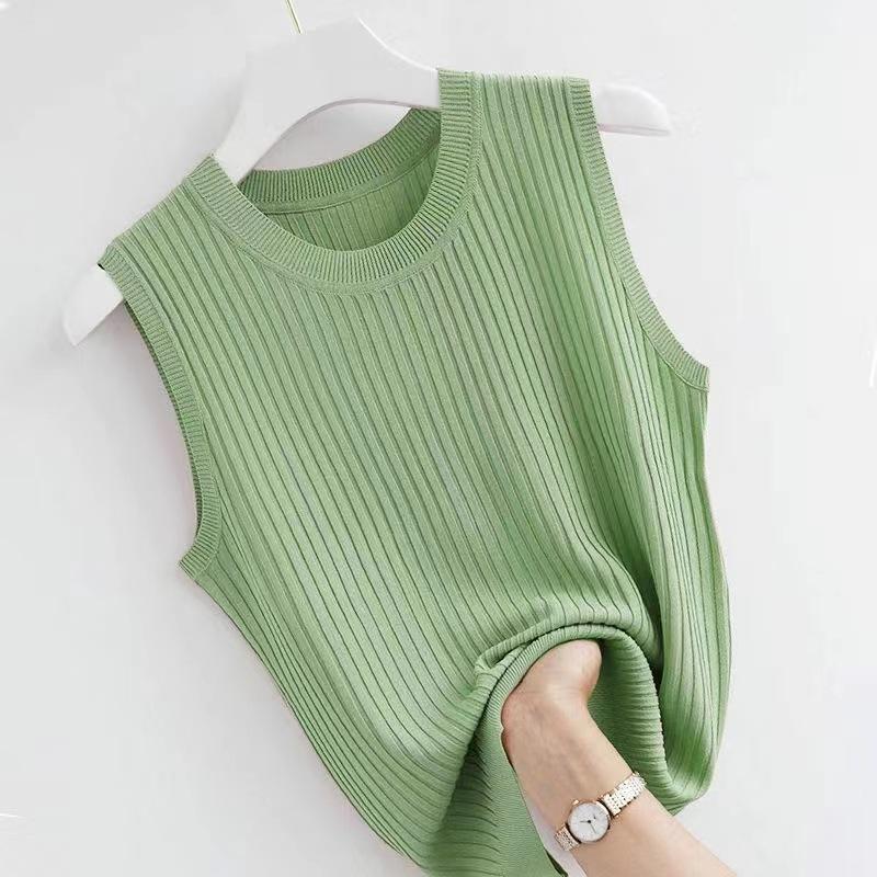 New Vest Women's Round Neck Large Size Pullover with Thin Bottom and Slim Body, Simple and Thin Inside and Sleeveless.