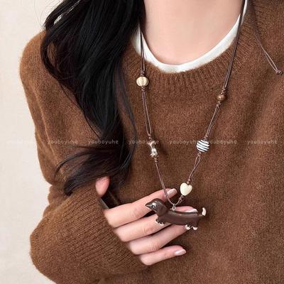 Collier pendentif teckel dessin animé Design féminin Chaîne de pull à col long Accessoires