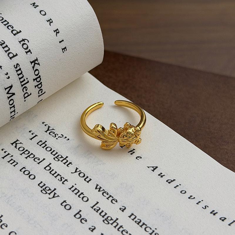 Modele Noworoczne Mają Przesyłkę Ryb Co Roku, Średniowieczne Otwarte Pierścionki, Retro Dwór I Narodowy Trend Układania, Noszenie Pierścionków z Cyrkoniami