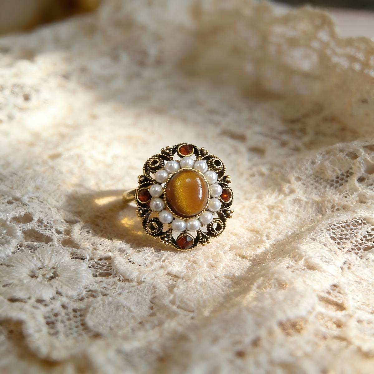 Vintage Marquetry Cat s Eye Rhombus Ring & Earrings Set - Retro Court Style Light Luxury for Women