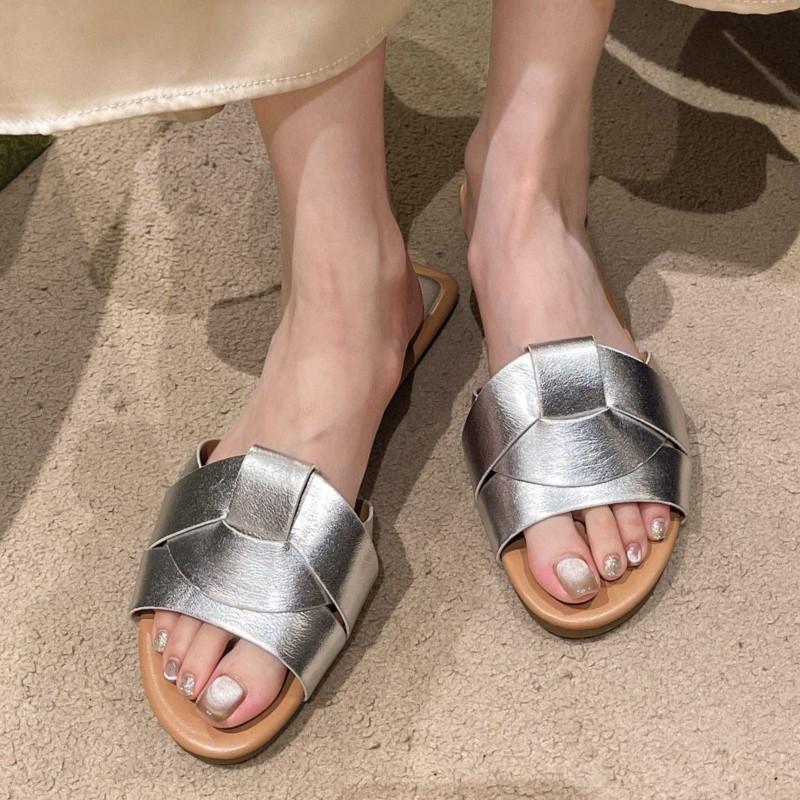 Fashion 2025 New Women's Extra Large Size Flat Flip Flops Cross Design Solid Color Indoor Outdoor Sandals Fashionable Casual Slipper