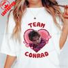 Maglietta Vintage Conrad Fisher Team Conrad L'Estate in cui sono diventata Bella Retro Conrad Fisher Cena tra Ragazze Y2k Top Abbigliamento Unisex 2025
