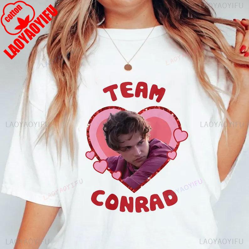 Maglietta Vintage Conrad Fisher Team Conrad L'Estate in cui sono diventata Bella Retro Conrad Fisher Cena tra Ragazze Y2k Top Abbigliamento Unisex 2025