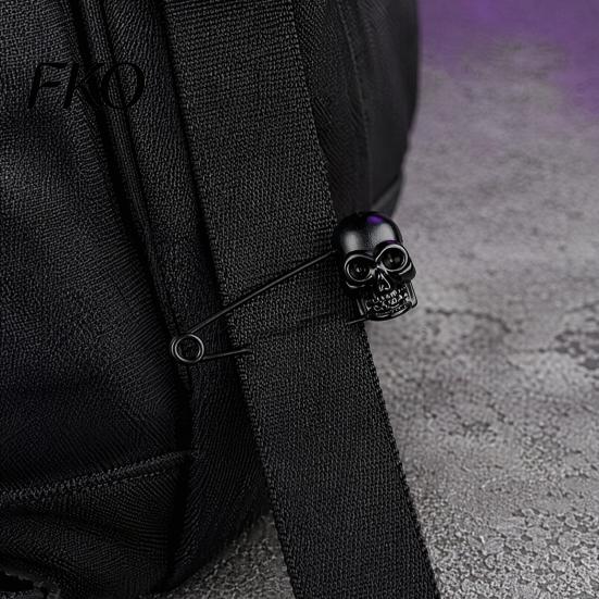 Men Skull Pin Brooch, Safety Brooch with Lock Design, 3D Cool Jewelry Carving Halloween Punk Accessory for Jackets Lapels Backpacks Gift