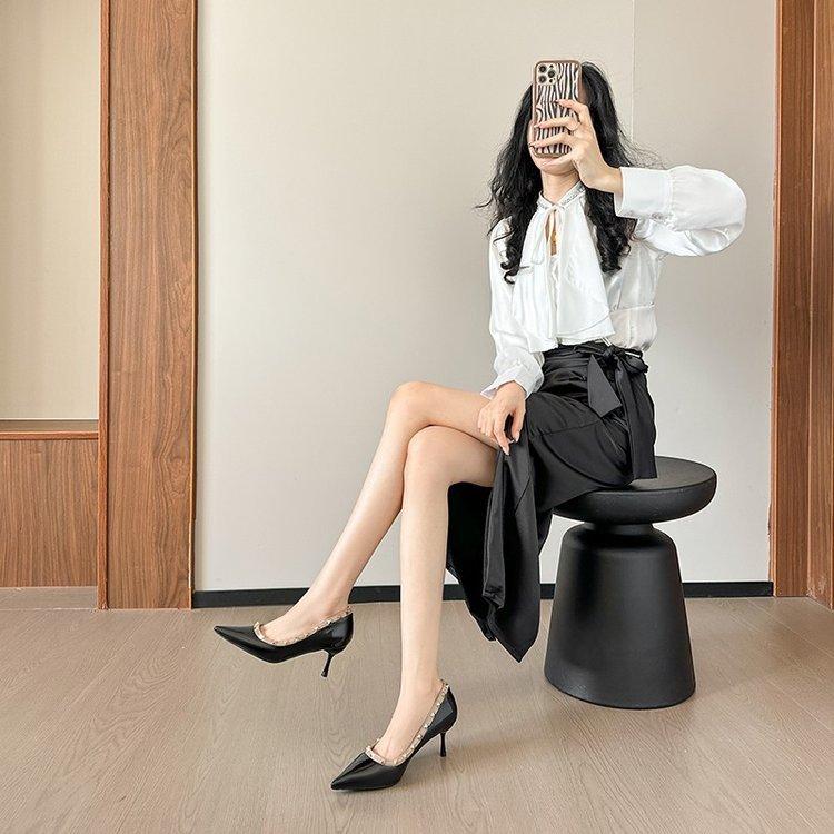 Fashion single shoes women's rivet high heels 2024 new patent leather rivet single shoes side space thin heel nude high heels