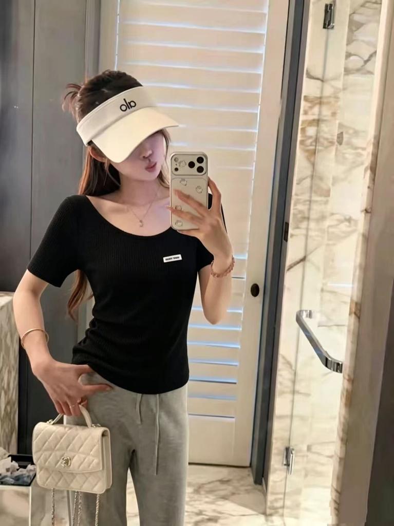 Shenzhen Nanyou~ 16 New M Home Retro Contrast Color Striped Slash Shoulder Short Sleeve Slim-fit Design Knitted Top 6716
