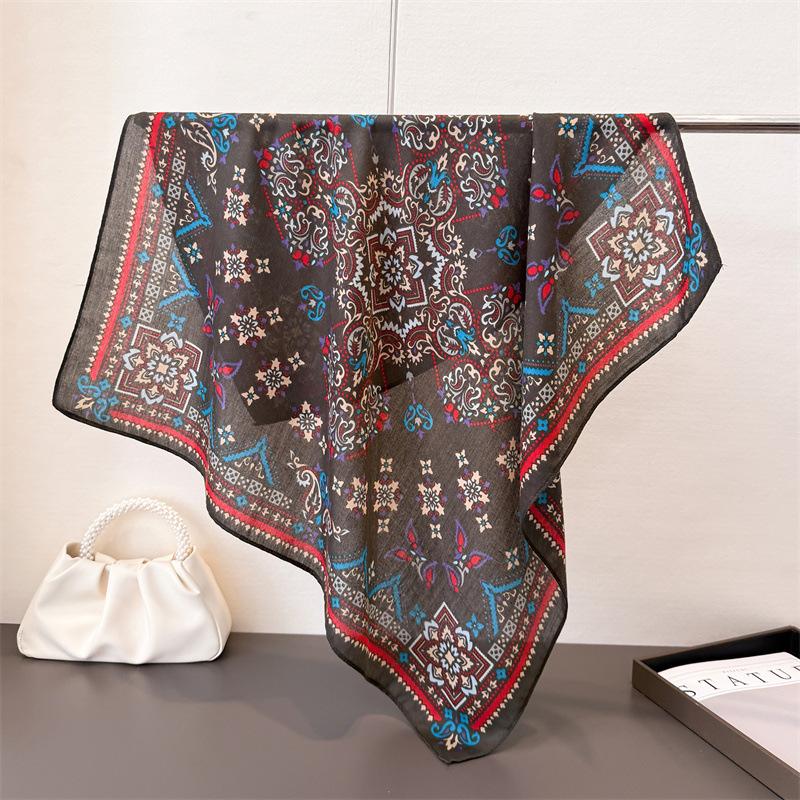 68cm Retro Printed Scarf for Women's Autumn and Winter Polyester Fiber Scarf for Sun Protection and Warm Headscarf Neck Shawl