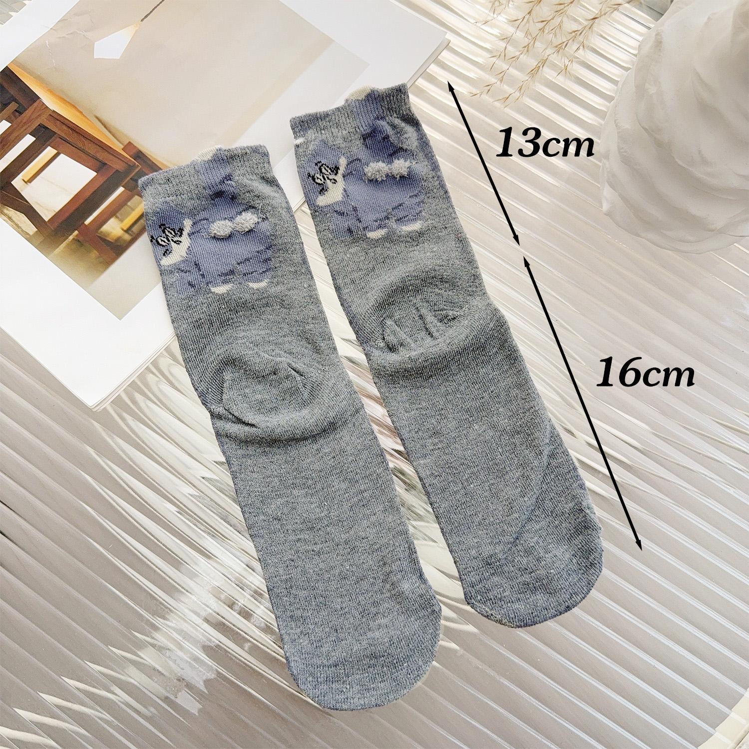

2026 Japanese Cartoon Cute Dog Cat Print Floor Sock Cotton Knitting Cats Balls Sock for Couple Friend Middle Tube Sleep Hosiery One Size