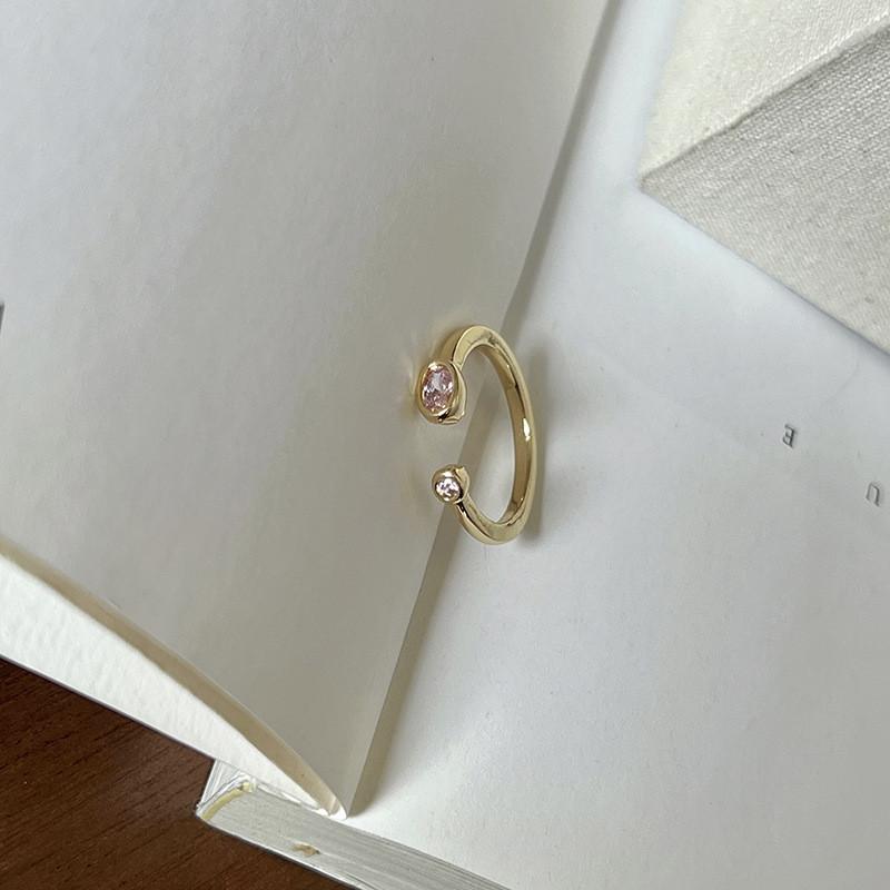 High-end Geometric Copper Ring With Sparkling Pink Diamond And Unique Butterfly Design For Women