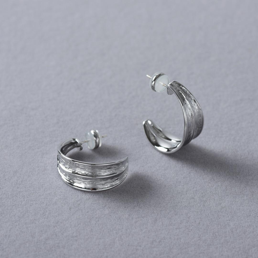 

Niche Design Double-Layer Irregular Texture Circle Earrings 925 Silver Needle Stud Earrings Temperament High-End Fashion Earrings