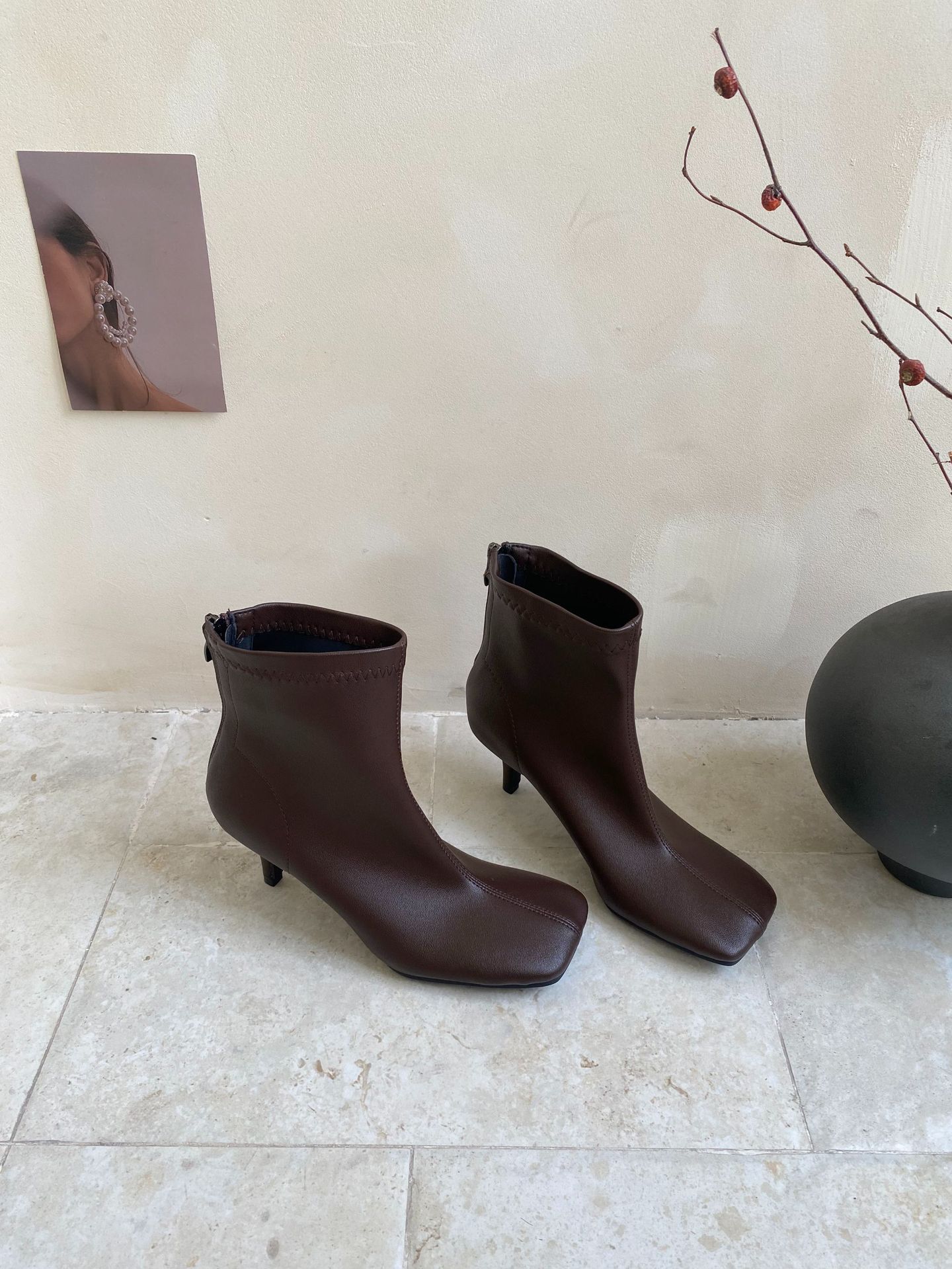 

2025 осень новый квадратный носок тонкий каблук высокий каблук темперамент тонкий французская мода сексуальные короткие ботильоны 39 коричневый