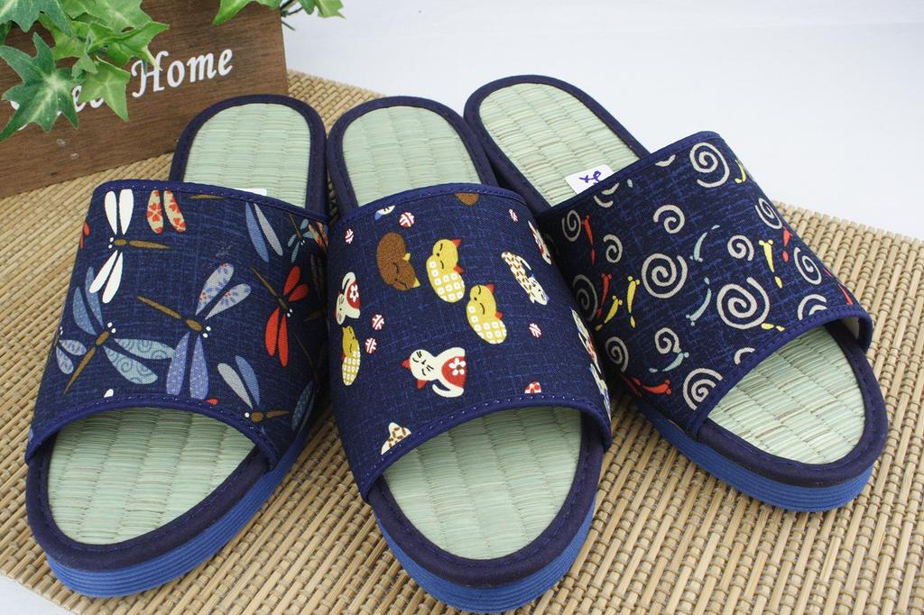 folding sandals with a Japanese Indigo-dyed Japanese-made pattern, "Friendly Medaka" (Large)