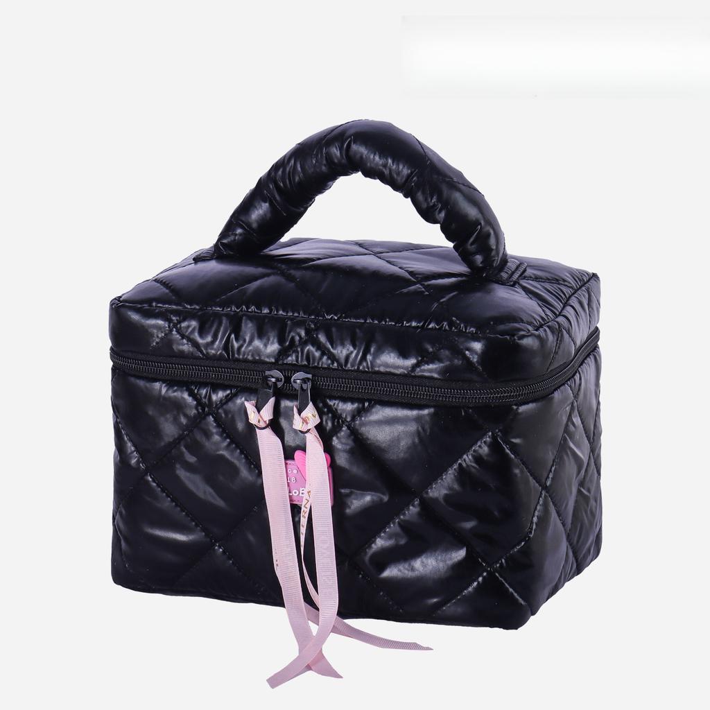 Glossy Waterproof Large Capacity Travel Storage Bag, Diamond Quilted Handheld Makeup Bag, Divided Waterproof Travel Wash Bag