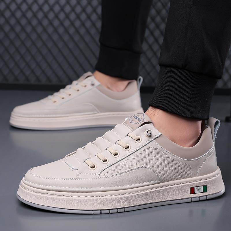 Kleine weiße Schuhe neue Herren Business Casual Lederschuhe Herren handgefertigt online Jugend vielseitig Ein-Pedal Board Schuhe trendige Herren