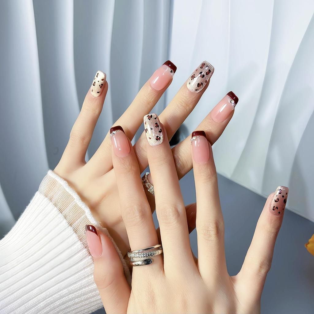 Trendy Handmade Rhinestone Leopard Print Nails - Autumn/Winter Brightening, High-End Style
