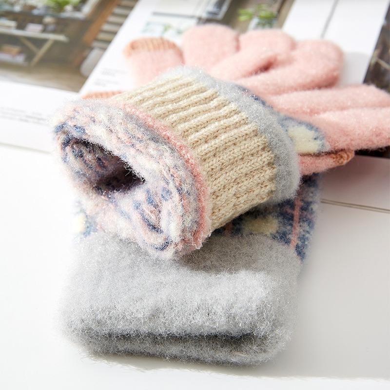 Winter New Full-finger Women's Warm Knitted Wool Gloves Plaid Velvet Finger Cycling Cold Protection
