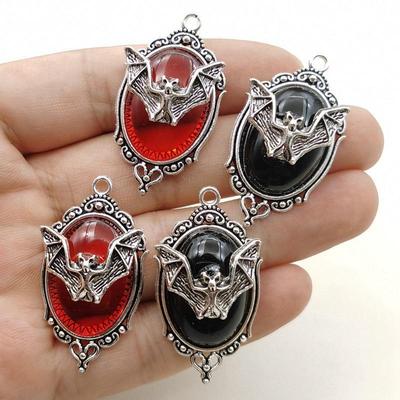 Silver-Plated Gothic Vampire Bat Pendant for Halloween Jewelry DIY
