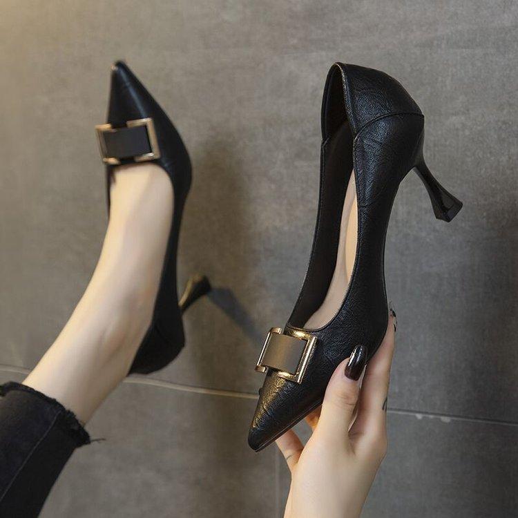 

Leather high heels women s spring and summer 2025 new Korean version fashion versatile stiletto temperament pointed professional work shoes 35