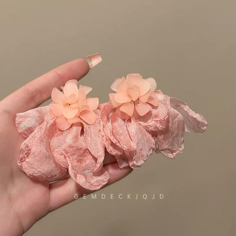 Yellow Petal Tassel Earrings - Bold Beach Vacation Flower Studs for Women, Super Hot & Beautiful Style 2025.