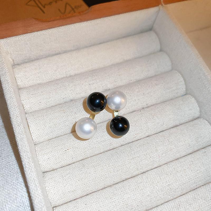 Silver Needle Retro Black Zircon Love Butterfly Earrings Sweet Cool Style Personality Earrings Light Luxury Premium Earrings