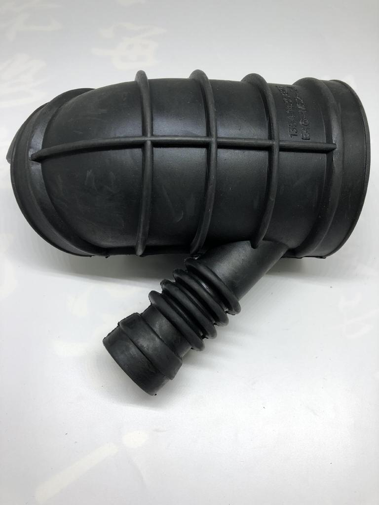 BMW E46/E39/E38/E36 Air Filter Intake Pipe with Dust Cover, Part No. 13541435627.