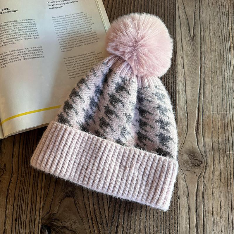 Knit Hat For Women With Vintage Houndstooth Pattern And Warmth For Autumn Winter Fashion