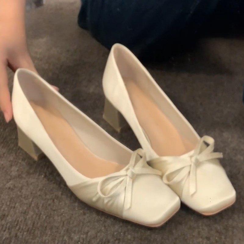 

First encounter season high heels red wedding shoes square head thick heel single shoes bridesmaid shoes are not tired 40 бежевий