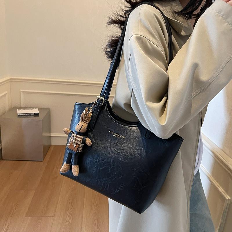 Premium sense large-capacity commuter bag women's fashion new class 2025 women's handheld satchel shoulder tote bag