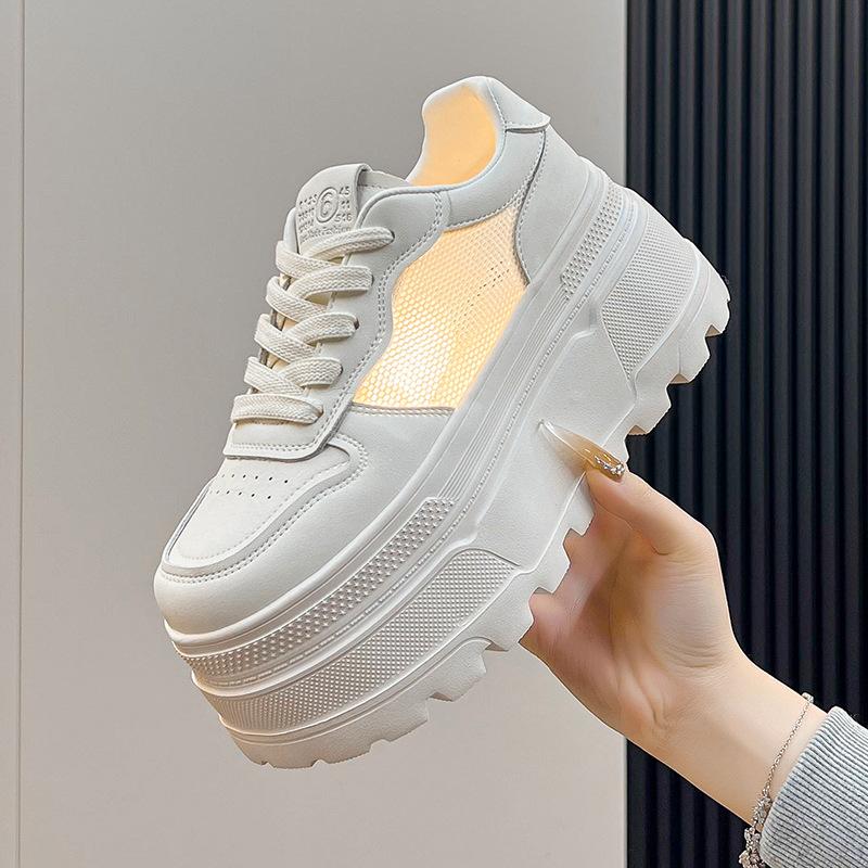 Korean version of the height increase white shoes 2025 new versatile super fire with skirt small autumn explosion thick baseplate shoes tide