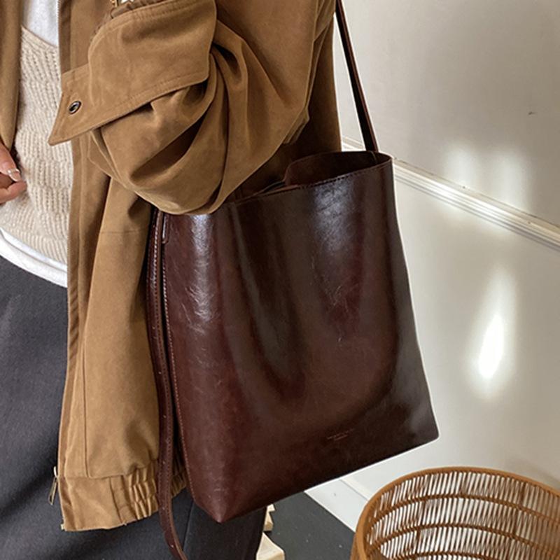 Large Capacity Bag Women's Winter New Solid Color One-shoulder Crossbody Bag Casual Commuter Bag Bucket Bag