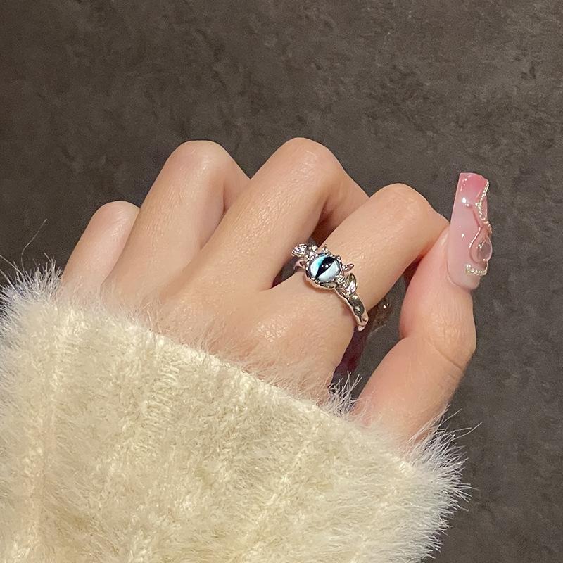 Niche Design Bat Opal High-End Sense Black And White Gemstone Open Ring Women'S Cold Wind French Ring