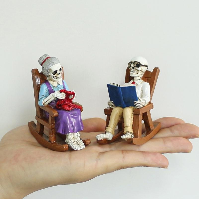 Handgefertigtes Paar auf Schaukelstuhl Harzstatue Elegante Bücherregal Dekoration Künstlerisches Geschenk Für Buchliebhaber Haus Garten