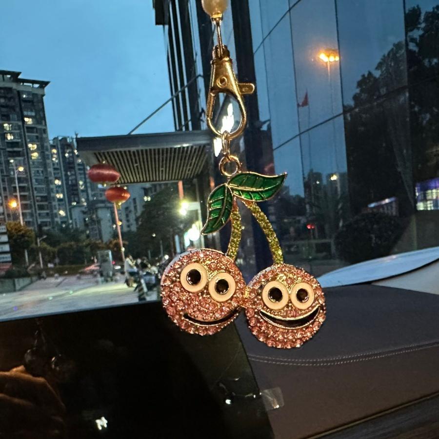 

1pcRhinestone Cherry Car Hanging Ornament Rearview Mirror Pink Blue Metal Keychain Pearl Chain Bag Pendant розовый