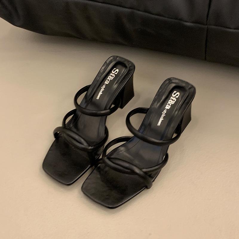 The New Style of Sandals Is Versatile with Thick Heels Medium Heels One-shoulder Shoes Slippers and Half Slippers
