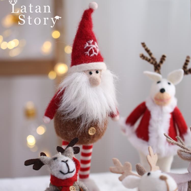 Kerstman Beeldje Met Modern Ontwerp Voor Feestelijke Decoratie