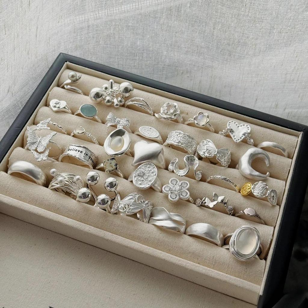 Xiaohongshu 925 Sterling Silver Exaggerated Plain Ring for Women – Simple, Luxurious, High-End Design.