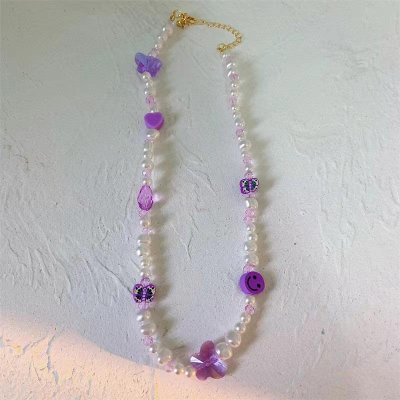 Candy-colored Beaded Butterfly Necklace for Girls, A Small and Unique Piece That Is Sweet and Cute, Suitable for A Teenage Girl Style.